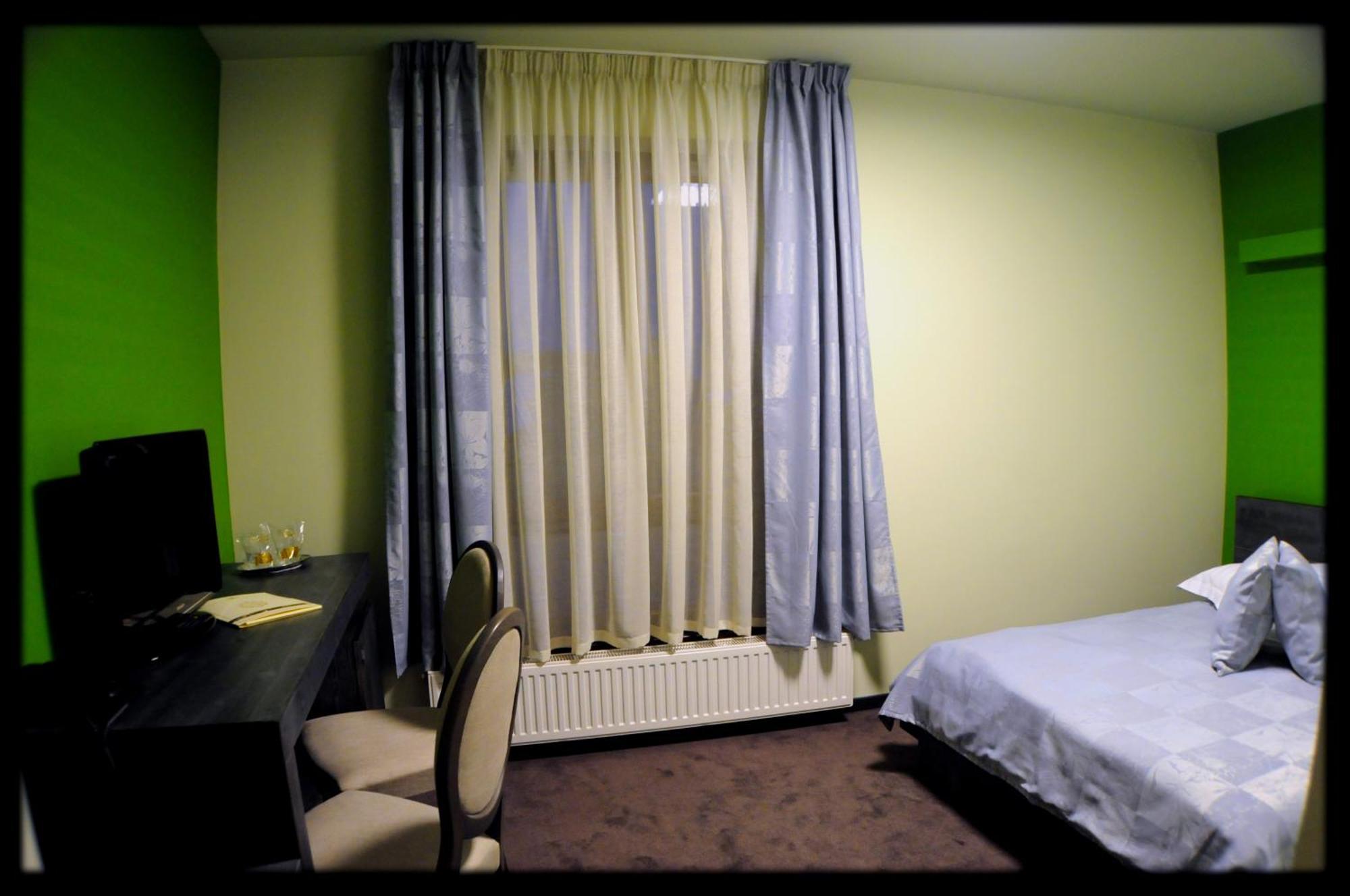 Hotel Diafan Baia Mare Exteriör bild